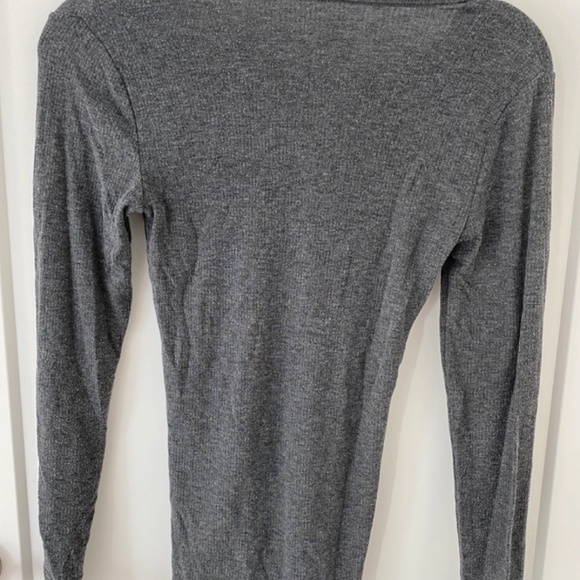 GapBody Charcoal Grey Long-Sleeve Henley Top - Size XS - Picture 4 of 4